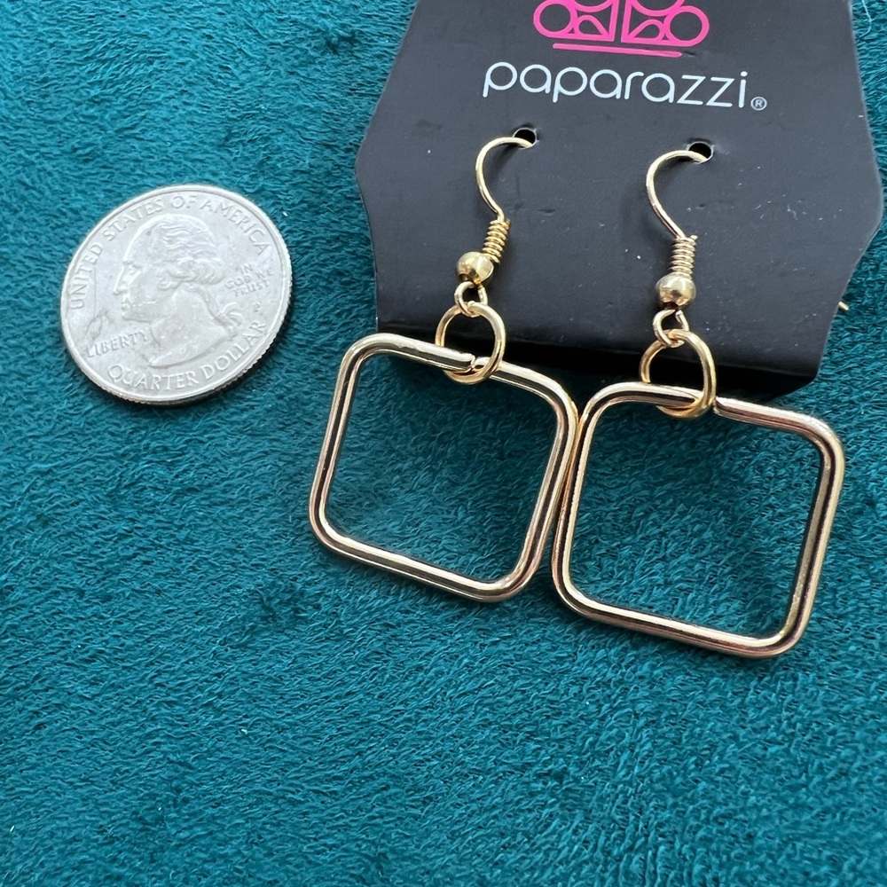 9 pair for $38 🔥 Paparazzi Chic Goldtone Square Dangle Earrings